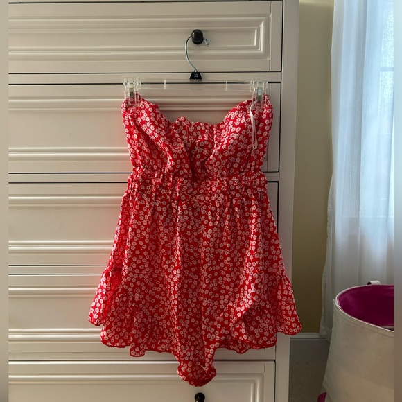 Princess Polly Red Strapless Romper - Picture 5 of 6